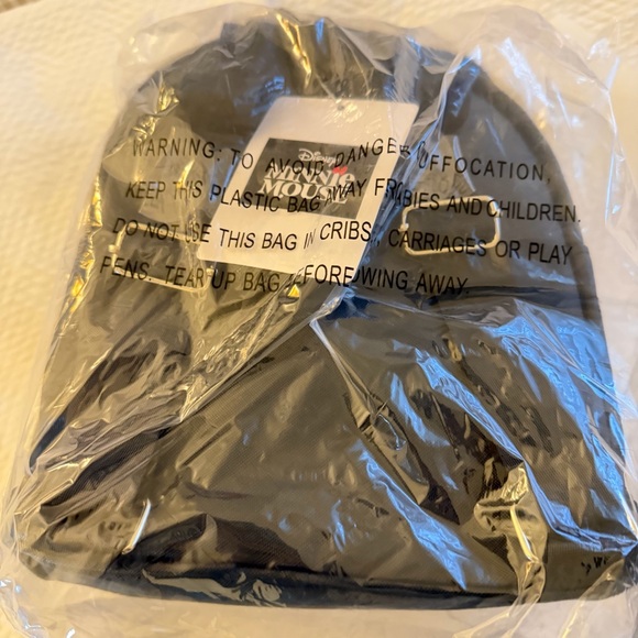 New BUNDLE Mini Mouse Disney Licensed Backpack & Amenities NWT - Picture 9 of 14